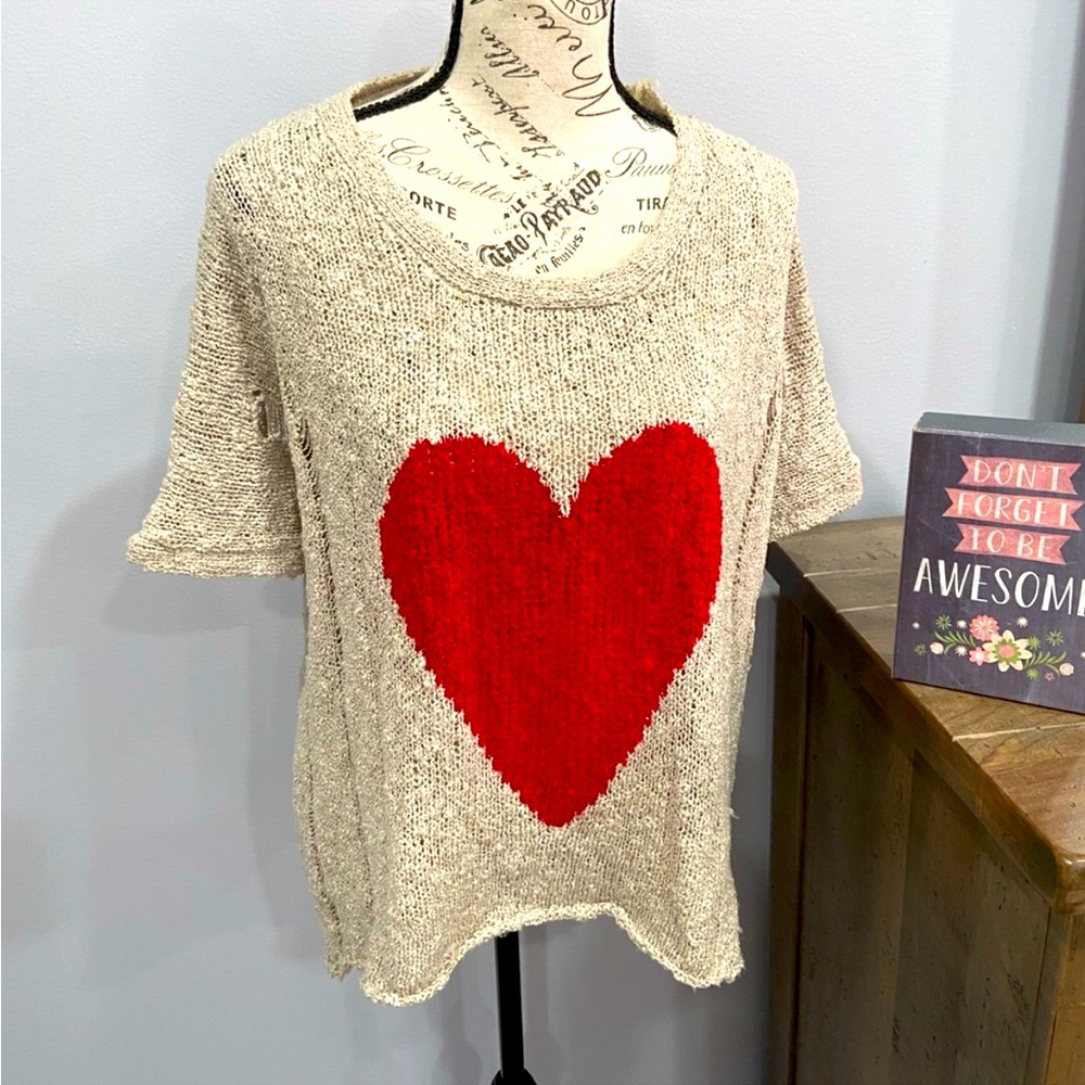 AZI Jeans Distressed Heart Pull Over Knit Sweater - Sz Med - Short Sleeve - EUC